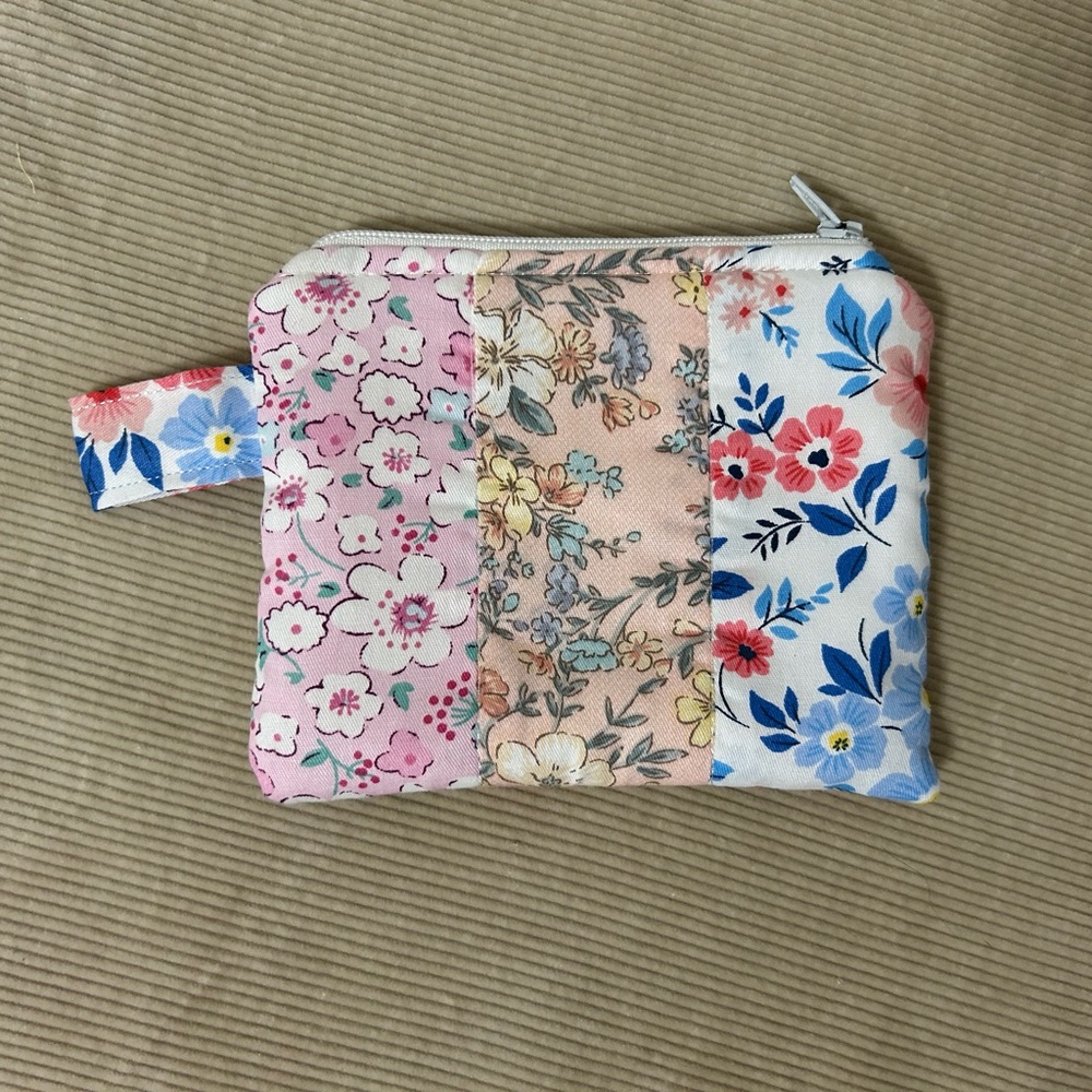 Handmade Quilted Mini Zipper Pouch | Floral Patchwork | Pink Floral 5